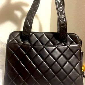 1991-1994 Authentic Chanel Quilted Lambskin Golden Ball Black Handbag Purse Rare